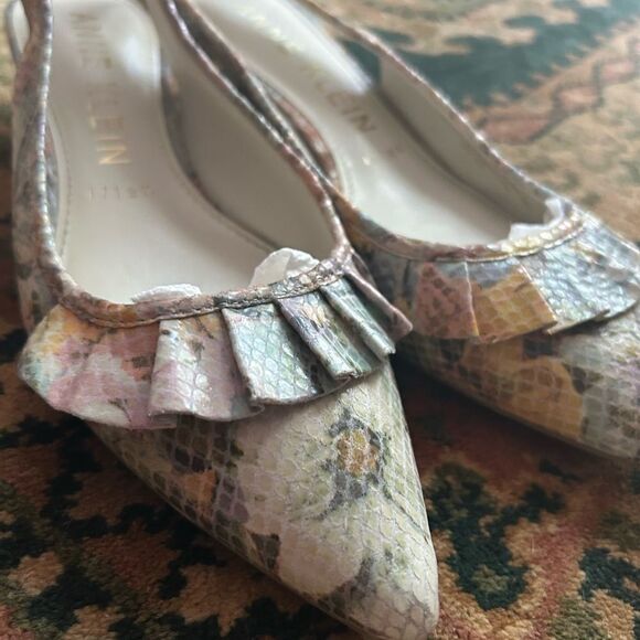HOST PICK Y2K Anne Klein Multicolor Slingback Kitten Heels with Ruffle 8M - Picture 3 of 15